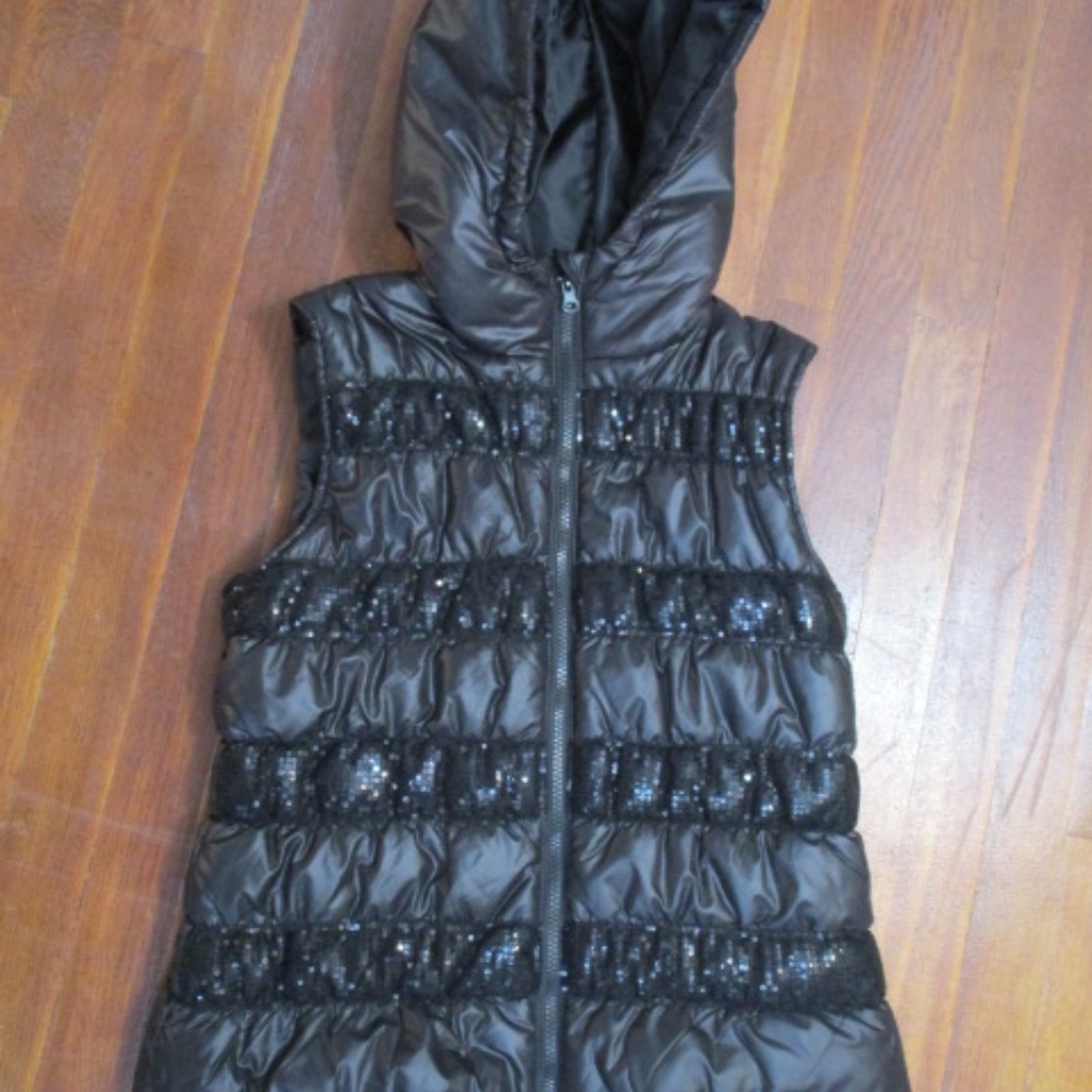 Sequin detailed puffer vest with Hood Glamerous